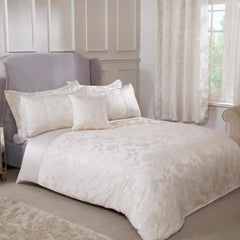 Emma Barclay Butterfly Meadow paplan king-size ágyhoz, 100% poliészter, krém színű Paplanok és paplanok Naty Shop