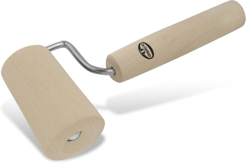 Dr. Oetker Teigroller aus Holz – Teigrolle aus kiváló minőségű Buchenholz – Perfekt für round und eckige Formen – kb. 18 x 7 cm, Rolle Durchmesser kb. 4,5 cm