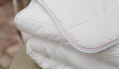 COLAS NORMAND Meleg paplan, 95°C-on mosható, 240 X 220 cm, strapabíró, mikroszálas, puha, selymes és kényelmes, francia gyártmány, fehér Paplanok és paplanok Naty Shop