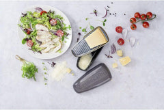 FACKELMANN Food&More 45463, Răzătoare parmezan din oțel inoxidabil cu cutie de prospețime Peeler Naty Shop
