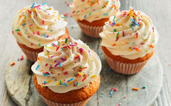 RUF Birthday Cake Cream, pudră de cremă cu aromă de vanilie și caramel și decor colorat, 110 grame Glazuri si Decor Naty Shop