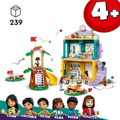 LEGO Friends Heartlake City óvodai játékkészlet 4 éves lányoknak és fiúknak, kreatív szerepjáték 2 figurával és 4 mikrofigurával Szociális fejlesztő játék 42636 Építőkészlet Besuche den LEGO-Store