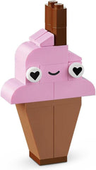 LEGO 11028 klasszikus pasztell kreatív építőkészlet tégladoboz, építőjáték 5 év feletti lányoknak és fiúknak modellekkel; fagylalt, dinoszaurusz, macska és egyebek Építőkészletek Besuche den LEGO-Store