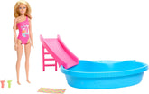 Păpușă Barbie și accesorii - piscină cu tobogan și accesorii pentru ore întregi de distracție la soare, costum de baie roz cu design tropical, pentru copii cu vârsta de 3 ani și peste, HRJ74
