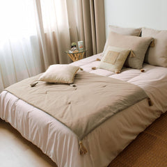 Cuvertură Enjoy Home, Bej, Natural, Cu 4 pompoane de iută, 90 X 190 Cm, 100% bumbac, certificat Oeko-Tex, colecția Panama Plapumi si pilote Naty Shop