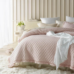 Molly Cuvertură de pat elegantă în roz pudră 170 X 210 cm Cuvertură de pat versatilă ca cuvertură de pat sau canapea Pătură de aruncare pentru pat și canapea Stil de cuvertură Ideal ca cuvertură de pat Paturi si Cuverturi Besuche den ROOM99-Store