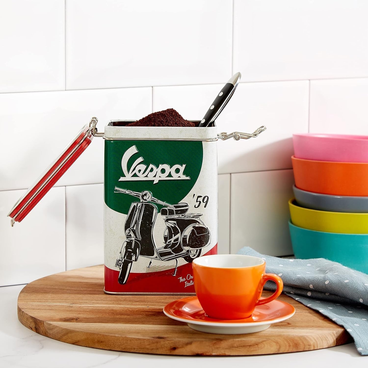 Nostalgic-Art Cutie de cafea retro, 1,3 l, Vespa - Clasicul italian - Idee de cadou pentru fanii scuterelor, Produs cu licență originală (OLP), Decorare atelier în design vintage, Decorare atelier în design vintage Cutii depozitare alimente Naty Shop