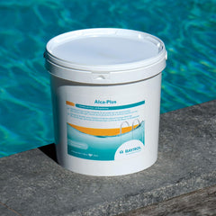 BAYROL e-Alca-Plus - Granulátum az alacsony lúgosság miatti instabil pH-szint korrigálására - A vödör tartalmaz egy mérőpoharat és egy műanyag zacskót biztonsági tömítéssel - 5 kg