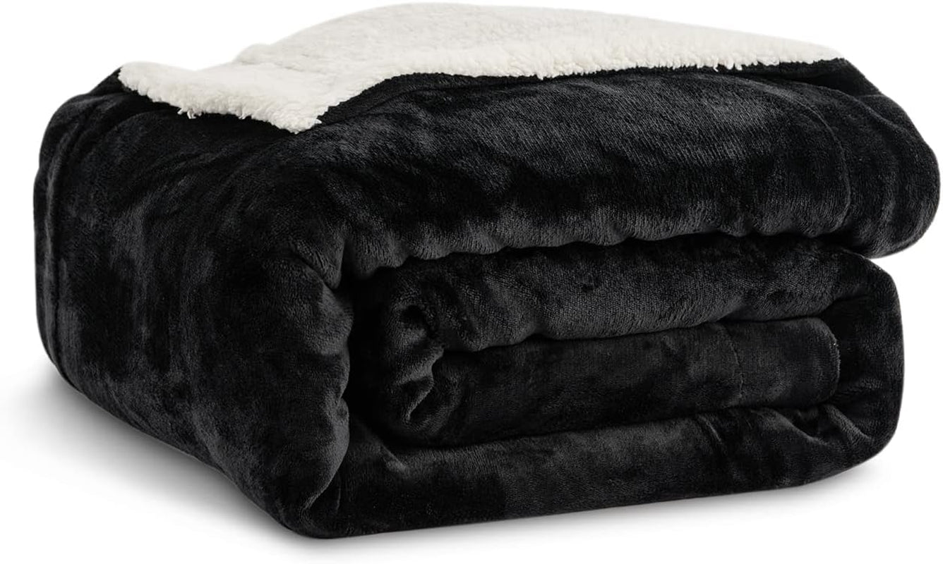 Kono Sherpa fleece throw blanket, 150 X 200 Cm, Soft, Cosy, Fluffy, Reversible, Microfibre, pături fixe pentru pat, canapea, canapea (Albastru marin, dublu/double) Paturi si Cuverturi Besuche den KONO-Store Negru Twin/Double