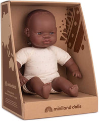 Miniland Dolls: Afrikanische Puppe 32 cm mit weichem Körper. Lieferung in Geschenkbox.