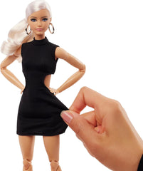 Barbie Basics Model 2 gyűjthető baba szőke hajjal, fekete miniruhával és Gladiátor csizmával, Universal Fit Fashion, mozgatható test és cserélhető fej, JBH71 Naty Shop babák