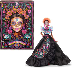Păpușa Barbie Signature, figurină de colecție Día De Muertos 2024 cu rochie neagră și top albastru cu volane, imprimeu brodat și accesorii colorate, HRM72