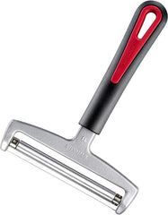 Westmark Käseschneider mit Rolle und auswechselbarem Schneiddraht, Variable Schnittstärke, Breite: 12 cm, Rostfreier Edelstahl/Alumínium/Kunststoff, Schwarz/Rot, 29272260, 17 x 12 x 2 cm