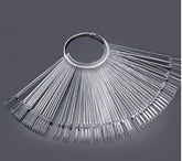 50 de bucăți de inele pentru sfaturi de artă pentru unghii, plăci transparente de culoare, bețișoare inelare pentru afișare a ojei, exerciții de salon de unghii, afișare a vârfurilor de unghii pentru afișare și exersare DIY Nail Art