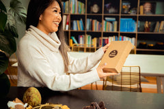 VietBeans Kaffeebohnen Probierset in Geschenkbox - Vier spannende Kaffeesorten für Kaffeeliebhaber - Kaffee Geschenkset Ganze Bohnen - Geschenkidee Kaffee - Probier Set 4 x 80g