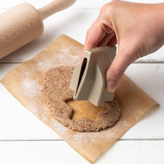 Formă de stea cu scorțișoară Zenker cu mecanism de pliere – Formă ergonomică pentru steluțe perfecte cu scorțișoară – Formă de biscuiți pliabilă cu motiv de stea – Fabricată în Germania, Aurie