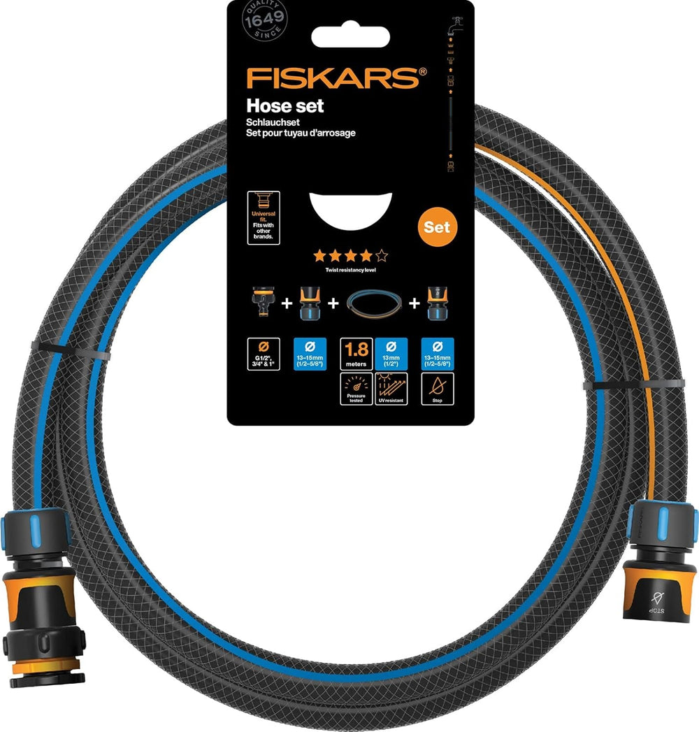 Set furtun de apă Fiskars pentru roată hidraulică, cu 2 conectori furtun și conector robinet, dimensiune universală, nivel de rigiditate torsională 4 (din 5), 1,8 m, Ø1,3-1,5 cm (1/2-5/8"), negru/portocaliu/albastru, 1057621