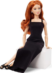 Mattel Barbie Basics Model 4 gyűjthető baba piros fürtökkel, fekete mini ruha és csizma, univerzális divat, kis mozgatható test és cserélhető fej, JBH74 Naty Shop babák