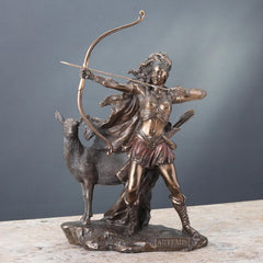 Statuia din bronz a zeiței vânătorii și a sălbăticiei Statuete si sculpturi Naty Shop