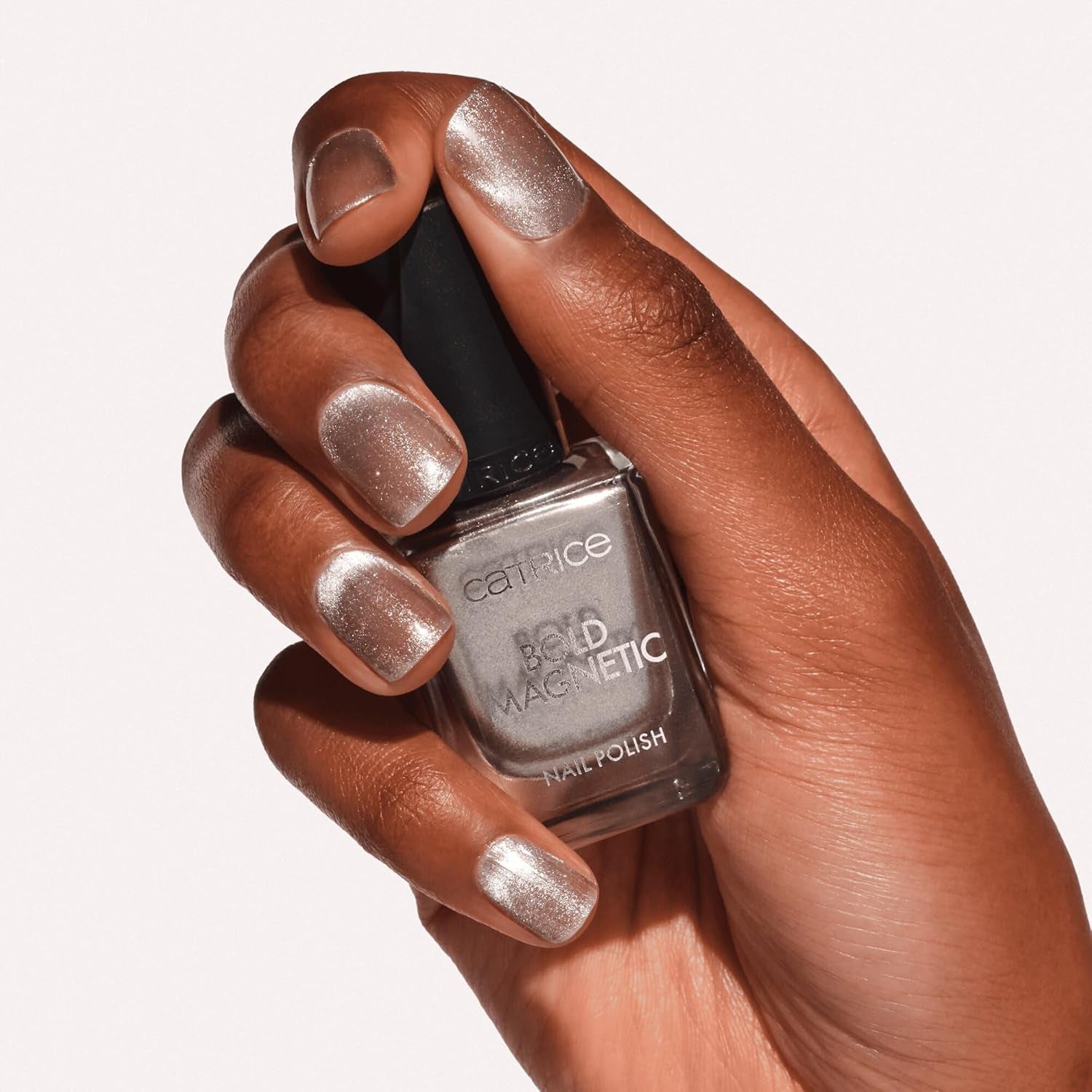 Catrice Bold mágneses körömlakk, sz. 030, arany, metál, vegán, mikroműanyag mentes, illatanyag mentes, parabénmentes, 1 csomag (10,5 ml)