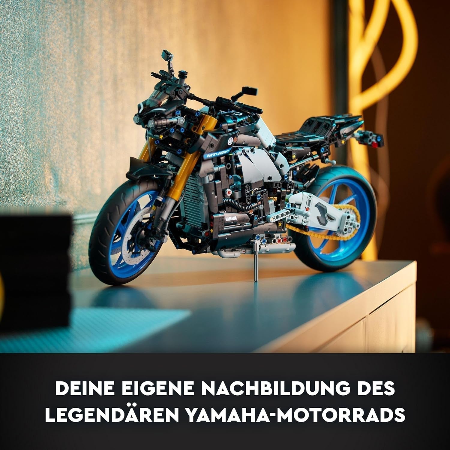 LEGO 42159 Technic Yamaha MT-10 SP motorkerékpár modellkészlet felnőtteknek, eredeti 4 hengeres motoros járműmodell, funkcionális kormányzás és Ar alkalmazás, ajándék építőkészletek férfiaknak és nőknek Besuche den LEGO-Store