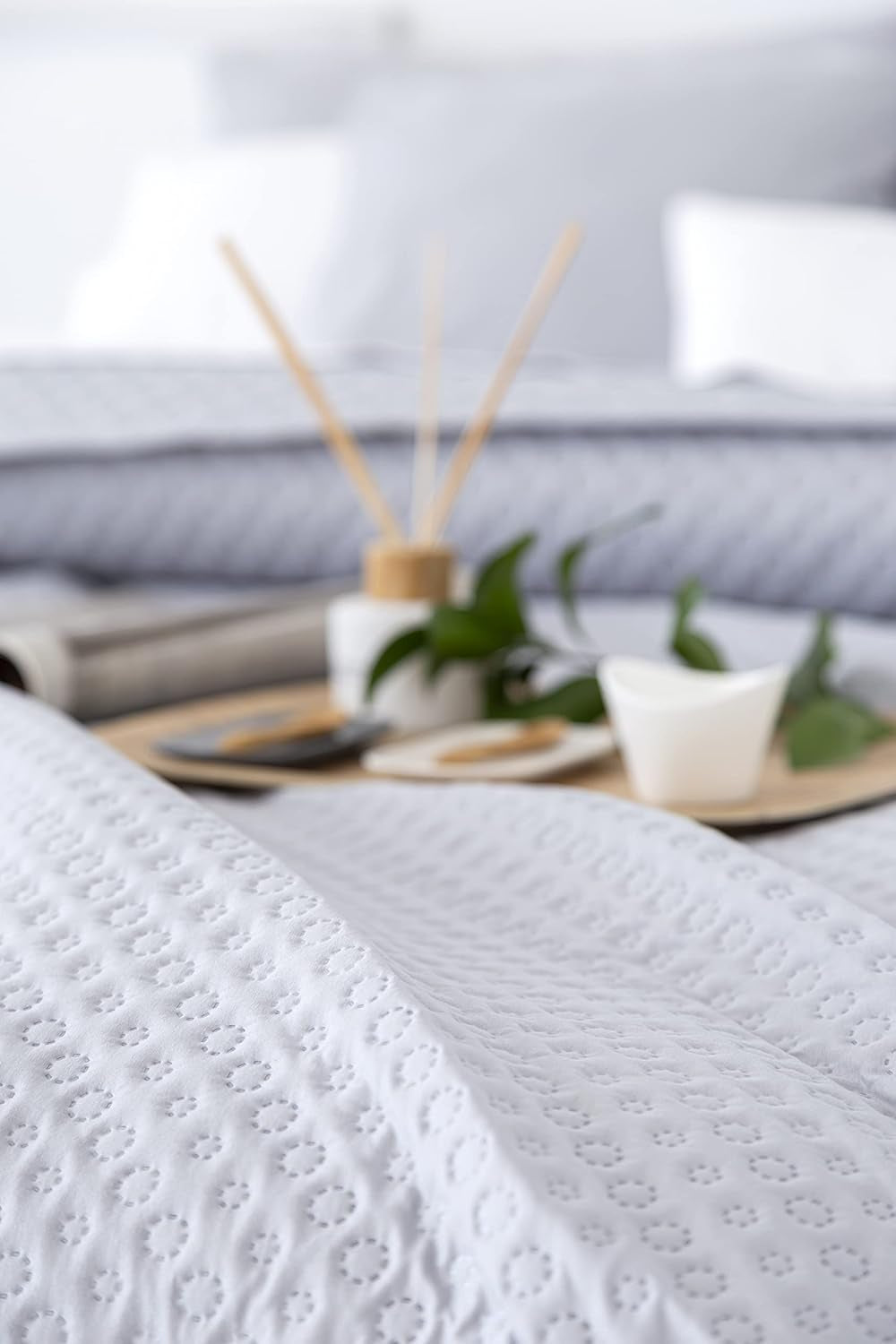 Todocama Fine Boutique ágytakaró piké mintával, tavaszra, nyárra, őszre és télre, 100% szuper puha mikroszálas, multifunkcionális takaró, 140/150/160-250 X 260 cm, világosszürke Ágyak és Takarók Beuche den Todocama-Store