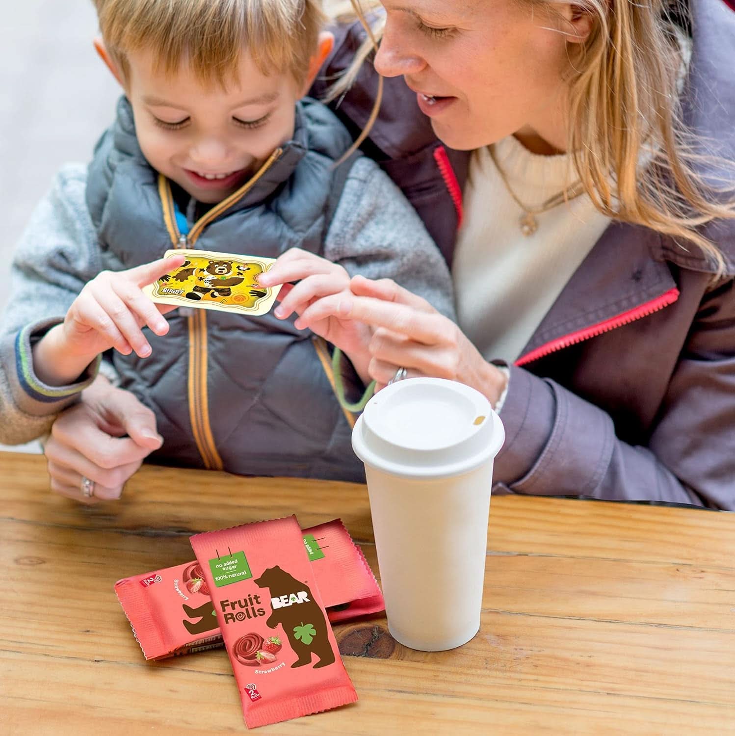 Rulouri de fructe BEAR cu căpșuni, 100% ingrediente naturale, 30 x 20 grame Produse deshidratate Naty Shop