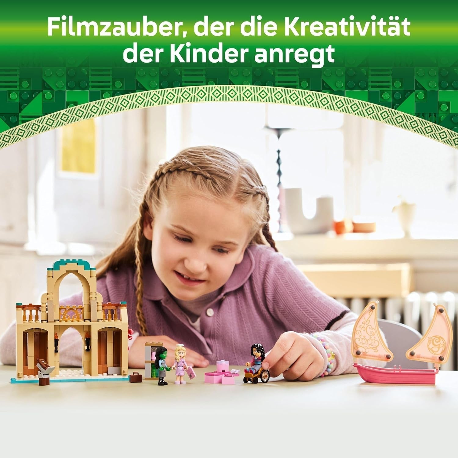 LEGO Wicked Glinda, Elphaba és Nessarose a Shiz Egyetemen vitorlás és 3 figurás játékhajó ajándék lányoknak és fiúknak 7 éves babaház szerelmeseinek 75681 építőkészlet Besuche den LEGO-Store