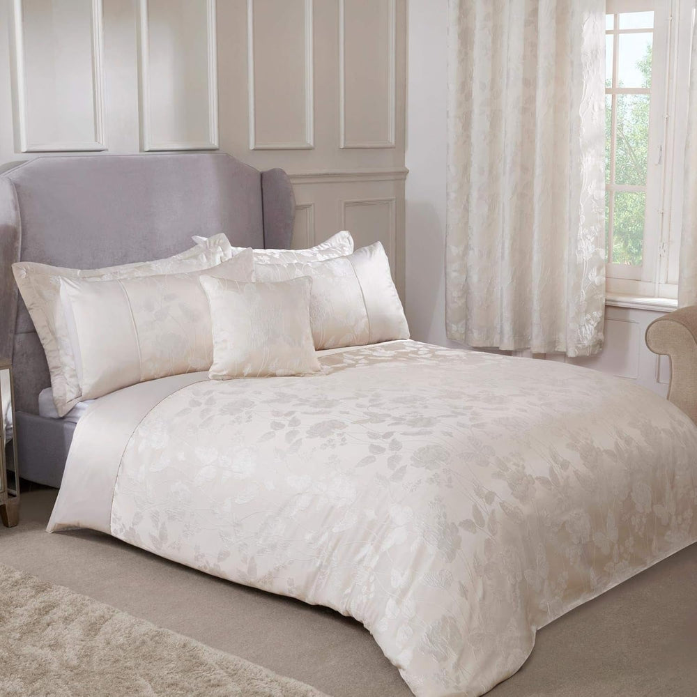 Emma Barclay Butterfly Meadow paplan king-size ágyhoz, 100% poliészter, krém színű Paplanok és paplanok Naty Shop