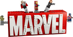 LEGO Marvel: Marvel logó és minifigurák - Hulk, Thor, Vasember, Fekete Özvegy és Amerika Kapitány gyűjteménykészlet - Bosszúállók figuraépítő készlet - Ajándék fiúknak és lányoknak 12 éves kortól 76313 Építőkészletek Beuche den LEGO-Store
