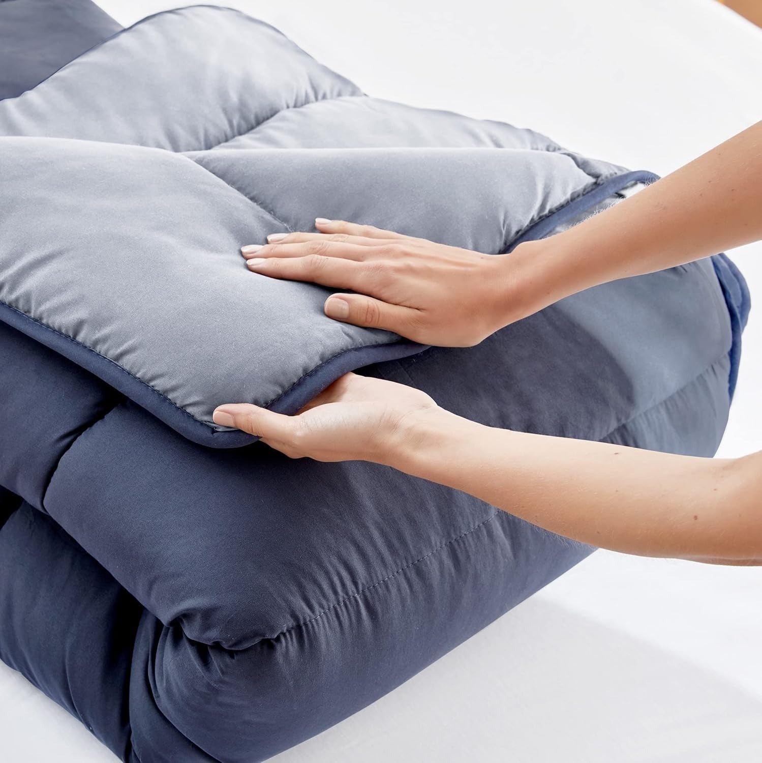 Pikolin Home - Kifordítható paplan 300 G - Nordic kéttónusú töltet - Ágyhoz 90 - kényelmes, meleg, légáteresztő, sötétkék, 135 X 200 cm Paplanok és paplanok Naty Shop