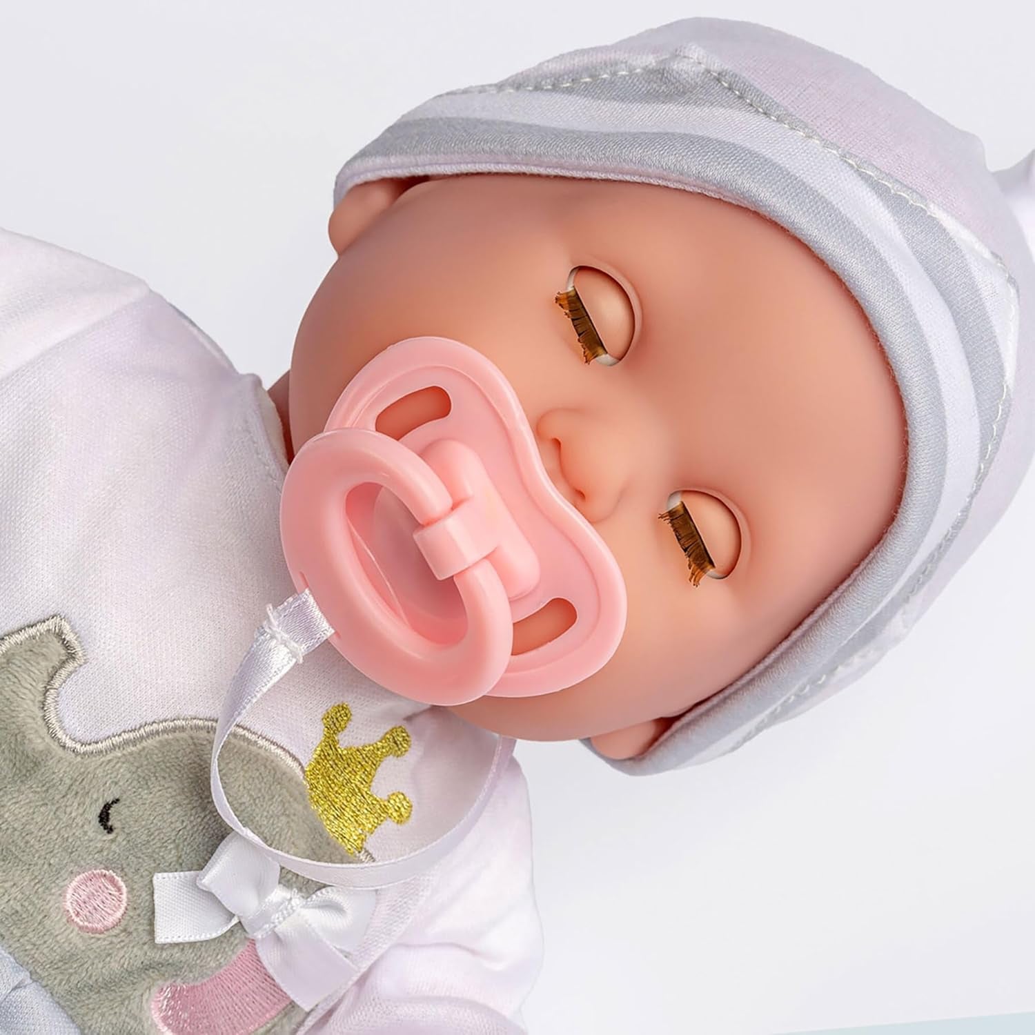 JC Toys- Muñeca Berenguer Boutique de Cuerpo blando de 38 cm, sus ojos se abren y cierran, incluye ropa y accesorios, gris, diseñado por Berenguer, +2 años