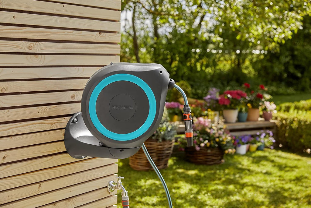Cutie de furtun de perete Gardena RollUp M (turcoaz) 20m: Irigații flexibile pentru grădini de dimensiuni medii, tambur de furtun rotativ, cu suport de perete, componente ale sistemului și duză de pulverizare, inclusiv furtun de 20m (18610-20)