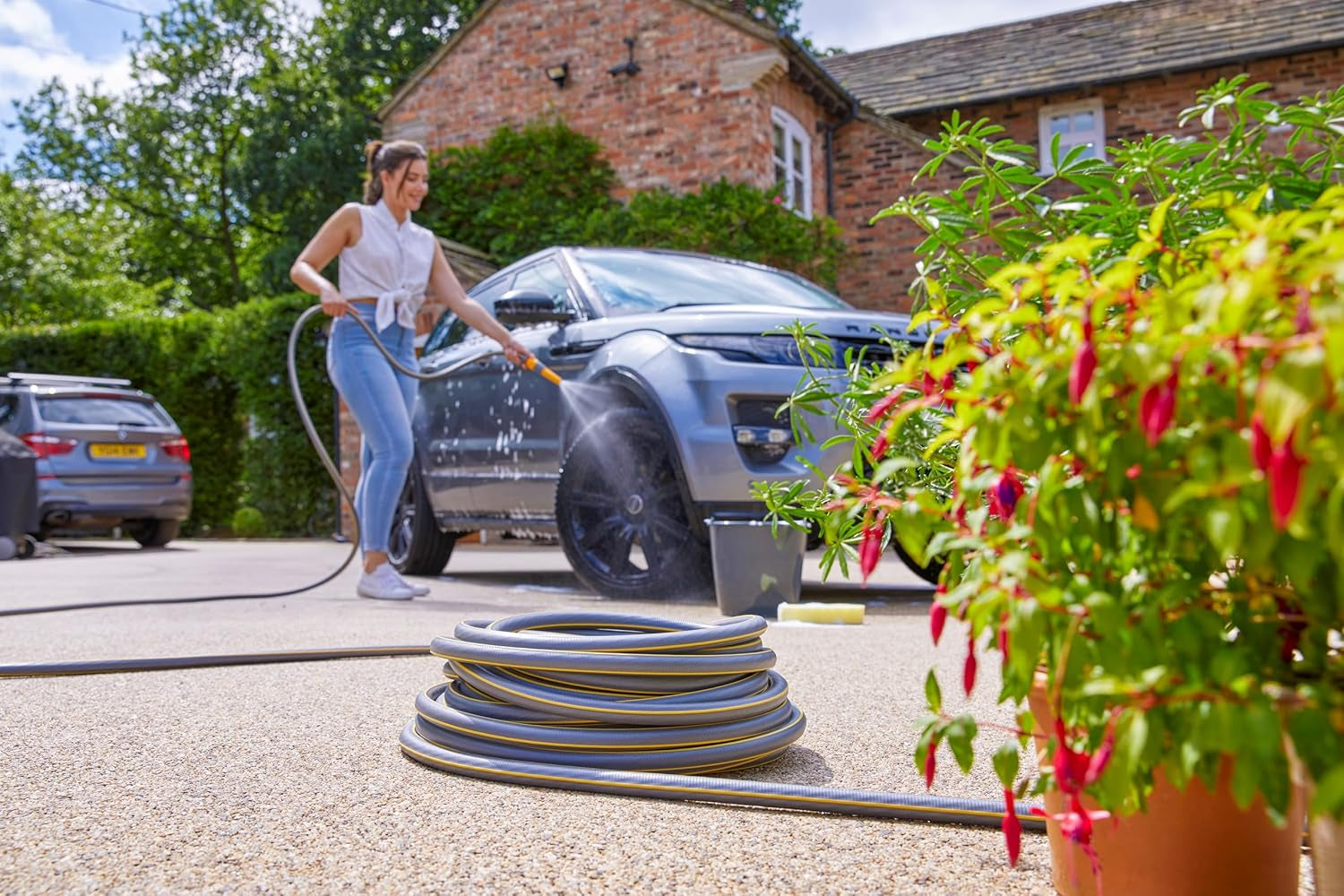 Furtun HOZELOCK - Ultramax 12,5 mm x 30 m, până la 70% PVC reciclat, robust, rezistent la intemperii, anti-răsucire, rezistent la îndoire și strivire, gri