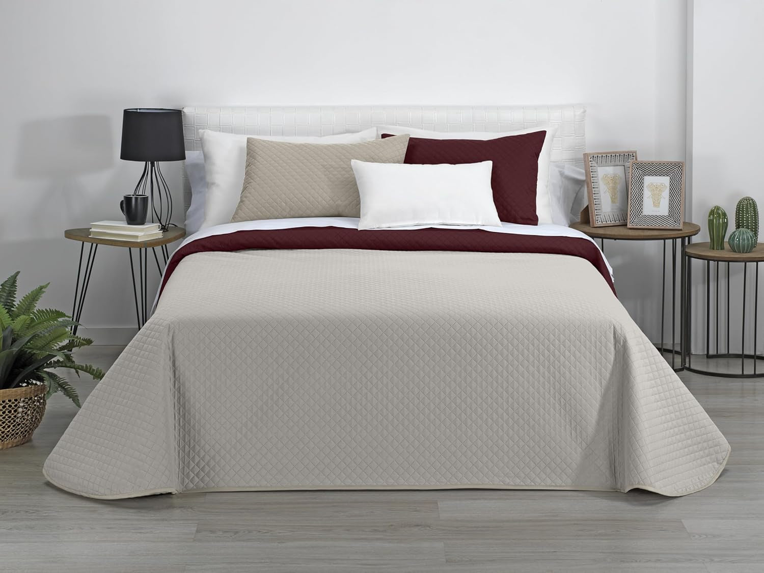 AVA | Cuvertură Reversibil Boutique | Pentru toate anotimpurile | Culoare - Gri/Roșu | Pentru pat de 120/135 cm. pat. (230 X 270 Cm. Ancho X Alto) | Cuvertură cu matlasare Plapumi si pilote Naty Shop