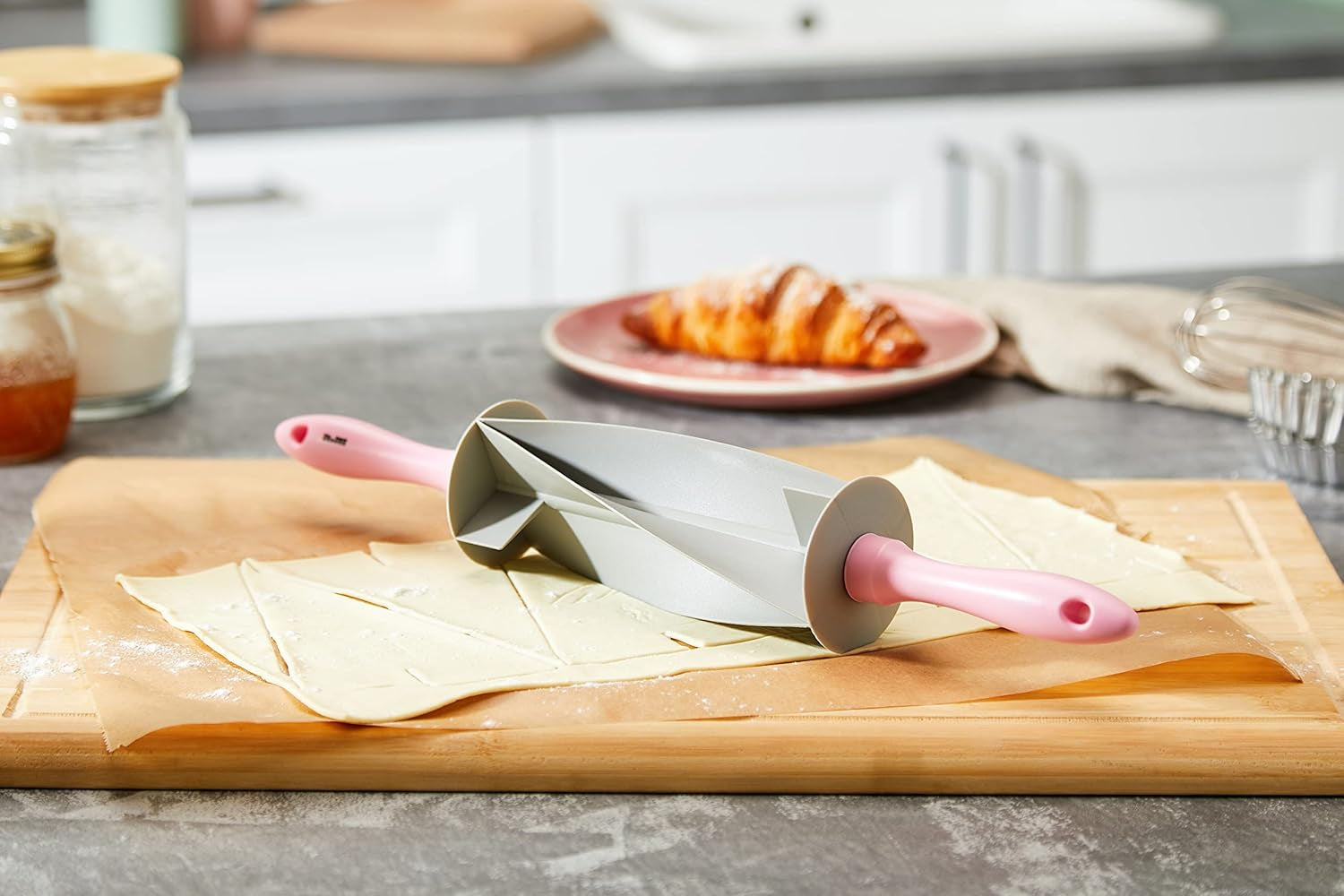 RODILLO CORTADOR DE Croissant, műanyag, szürke/rózsaszín, 18 x 18 x 10 cm