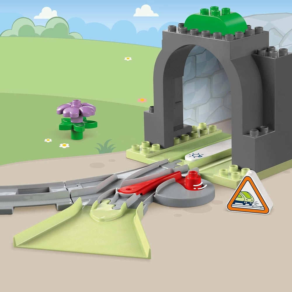 LEGO DUPLO Town Railway Tunnel And Tracks - Set de expansiune, cadou pentru copii mici, încurajează dexteritatea, set de joacă pentru fanii vehiculelor de la 2 ani, jucărie de învățare creativă 10425 Seturi de constructie Besuche den LEGO-Store