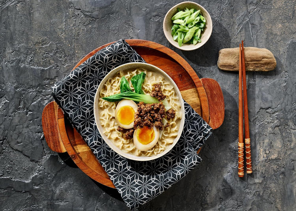 Nissin Demae Ramen – 10 csomagos fűszeres marhahús, japán stílusú instant tészta marhahús ízzel és ázsiai fűszerekkel, gyorsan és egyszerűen elkészíthető ázsiai ételek (10 x 100 g)