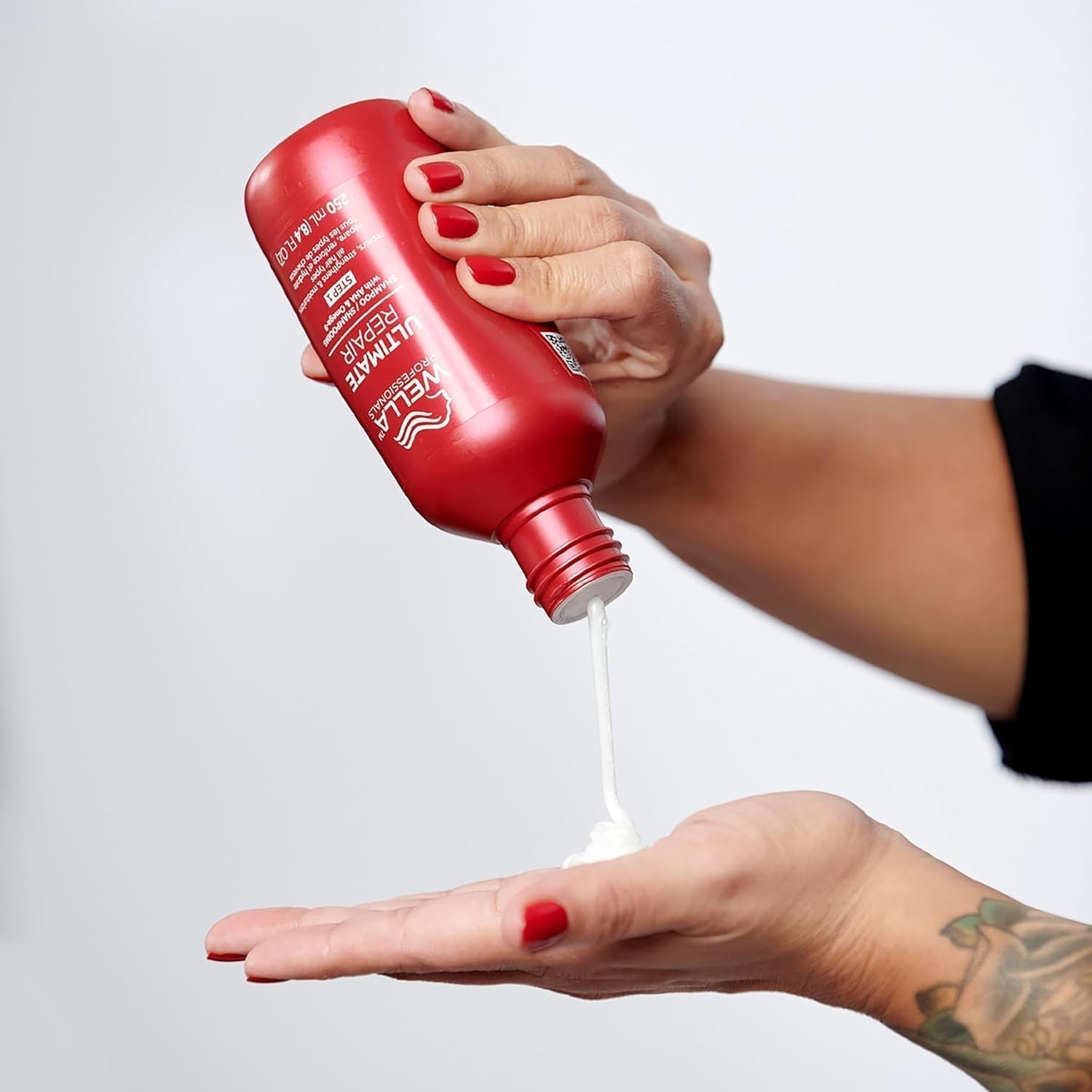 Wella Professionals Ultimate Repair mélytisztító sampon, 250 ml Wella zuhany és fürdő