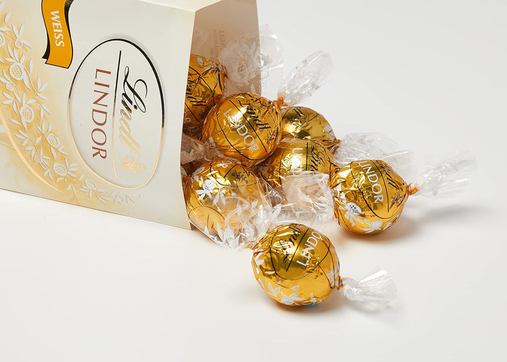 Lindt fehér csokoládé golyók LINDOR | 137 g-os zacskó | kb. 10 db fehér csokoládé golyó szájban olvadó töltelékkel | Csokoládé ajándékkészlet | Csokoládé ajándékkészlet (2 db-os csomag)