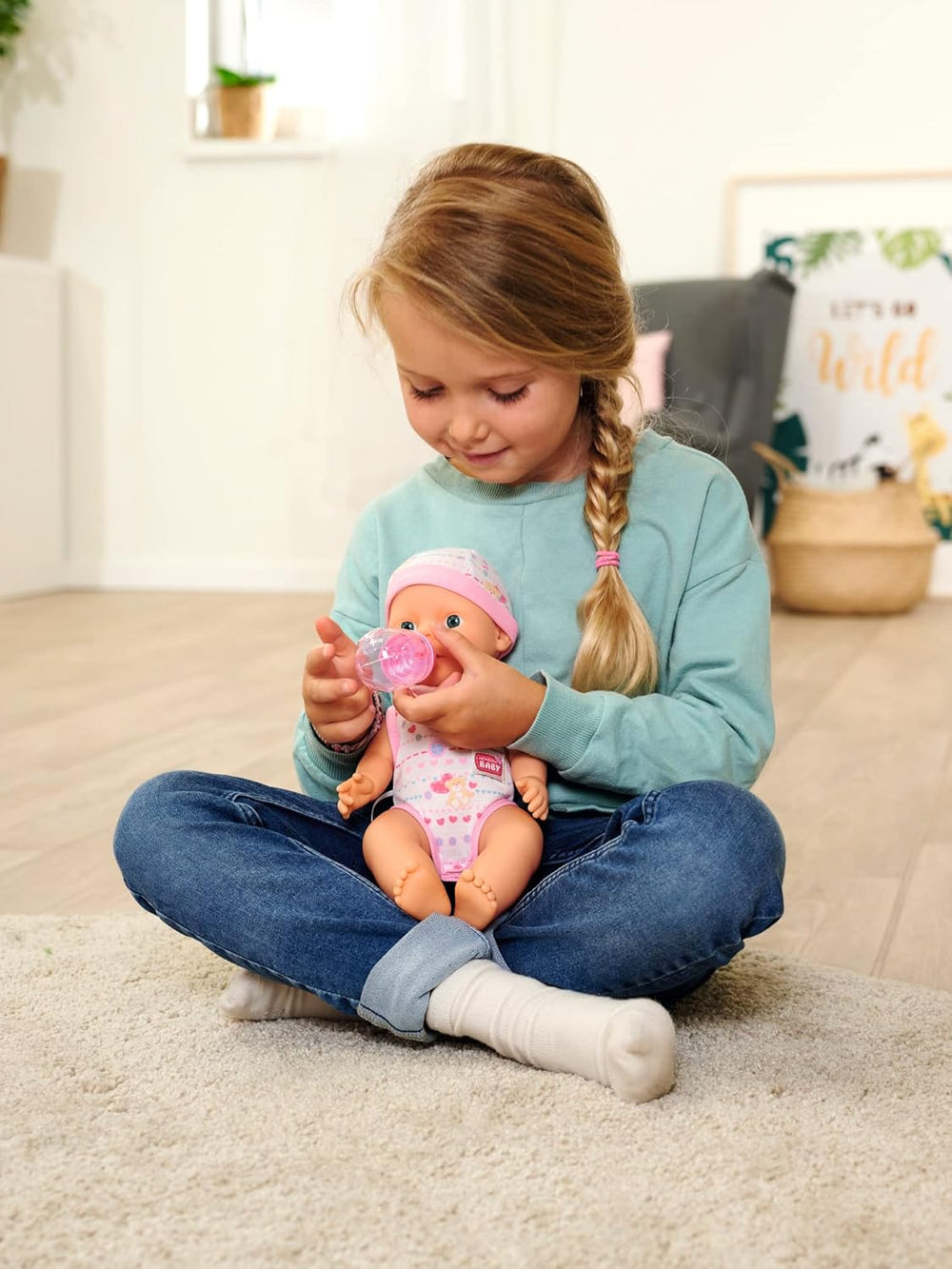 Simba 105037800 - New Born Babyset, 2-fach sortiert, es wird nur ein Artikel geliefert, Vollvinylpuppe mit Trink- und Nässfunktion, Pacifier, Flasche, Topf und Lätzchen, 30 cm, max 3 év