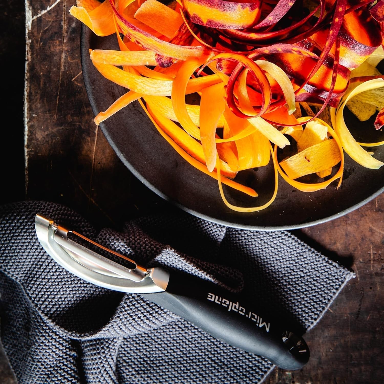 Naty Shop Microplane Professzionális duplapengés rozsdamentes acél kétkezes hámozó