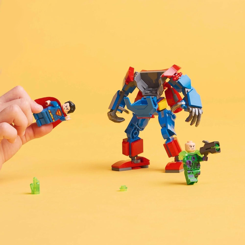 LEGO DC Superman Mech vs. Lex Luthor - Szuperhős játék 2 minifigurával - Megépíthető akciófigura mozgatható karokkal, lábakkal és ujjakkal - Ajándék 6 év feletti fiúknak és lányoknak 76302 Építőkészletek Besuche den LEGO-Store