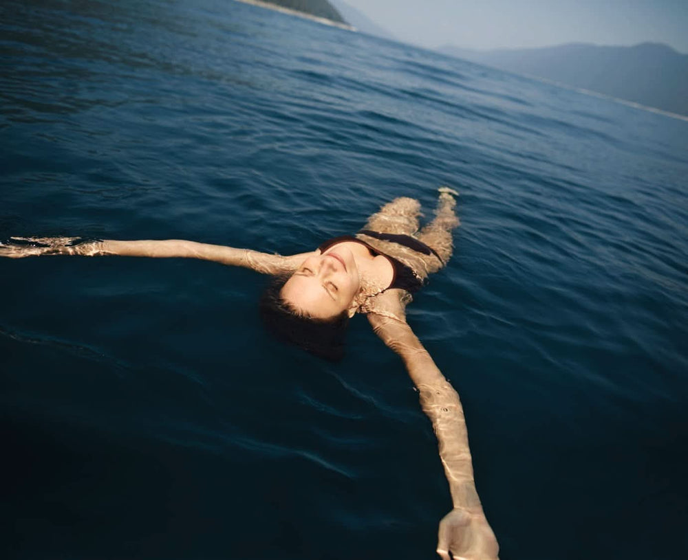 Kneipp fürdősók ördögkarom kivonattal - természetes Luisenhall só és levendula és Cajeput esszenciális olajok nyakra és vállra - 600G zuhany és fürdő Naty Shop