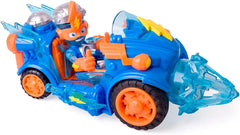Superthings Kazoo Power – Combat Vehicle Kid Kazoom. Kid Kazoom Kampfahrzeug aus der TV-Serie Kazoom Power. Tartalmaz 1 harci járművet, 1 Kid Kazoom Exclusive-t, 1 fegyvert és 1 kiegészítőt