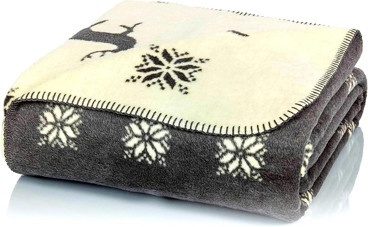 Glart szürke-bézs rénszarvas takaró XL 150X200 cm, puha és meleg gyapjútakaró kanapétakaróként, kanapé- és ágytakaró, plüss kihúzás - ujjatlan. Ideális kanapéba és gyerekszobába Ágyak és takarók Glart Alapértelmezett cím