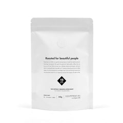 Italo Disco Espresso | 250g ganze Bohne | fair und nachhaltig | frisch geröstet | 100% Arabica Kaffeebohnen | specialty coffee | 19grams Kaffeerösterei