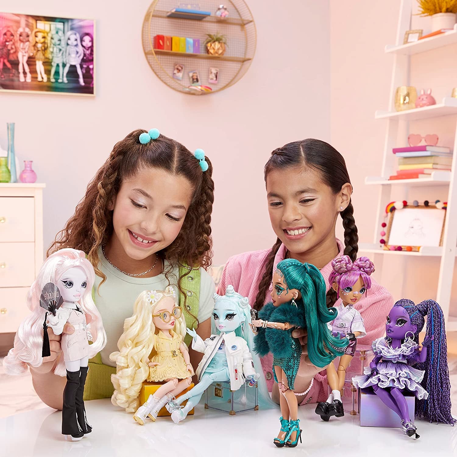 Rainbow High Shadow High - REXX McQueen - Schwarze Modepuppe mit modischem Outfit und mehr als 10 bunten Spielaccessoires - Ideal für Sammler und Kinder von 4-12 Yearren