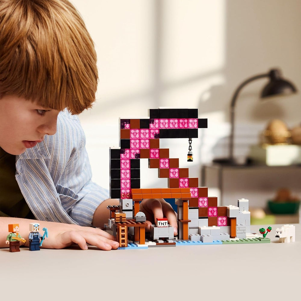 LEGO Minecraft Die Spitzhackenmine - Interaktives Spielzeug für Kinder - Alex, Minenarbeiter und Stray Spinnenreiter Figuren - Sammelbares Gamer Geschenk für Jungen & Mädchen ab 8 Jahren - 21277