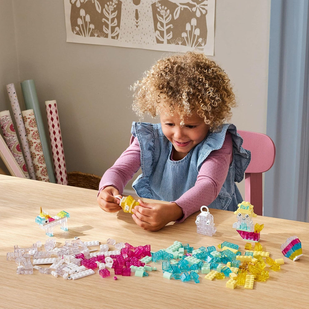LEGO Classic Zauberbox mit durchsichtigen Steinen - Farbenfrohe Bausteine ​​und Aufhängersteine ​​- Einhorn, Drache, Pinguin und weitere Figuren - Bastelset für Mädchen & Jugen ab 5 Jahren 11040